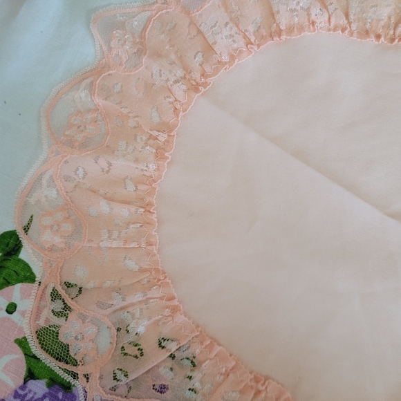 Vintage Peach/Pink Lace Oval Table Runners Set Of 2 - Picture 9 of 11